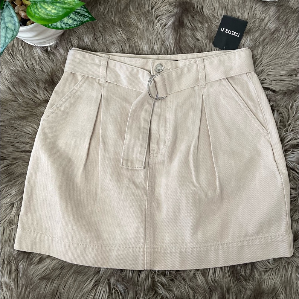 Forever 21 Women’s Skirt Khaki Size (M)
